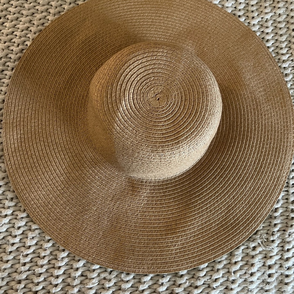 Old Navy Tan Wide-Brimmed Hat for Sun Protection